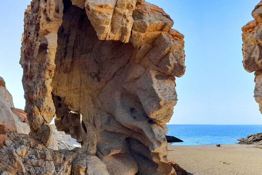 4K Soothing Sea Sound on a Strange Beach to Sleep, Relax and Meditate Deeply