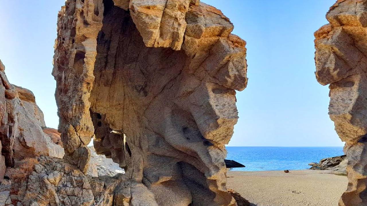 4K Soothing Sea Sound on a Strange Beach to Sleep, Relax and Meditate Deeply