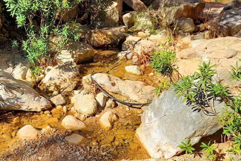 4K Calming Sound of a River and Water Trickling to Sleep, Relax, Meditate, and Relieve Stress Deeply