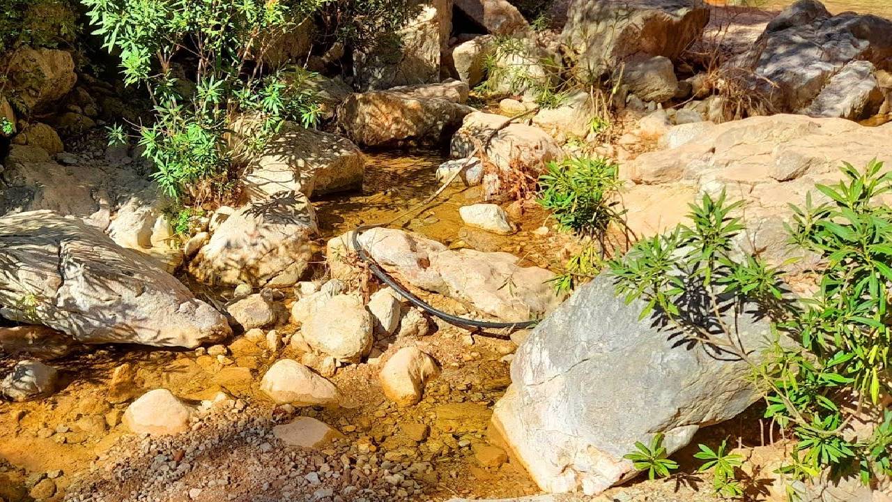 4K Calming Sound of a River and Water Trickling to Sleep, Relax, Meditate, and Relieve Stress Deeply