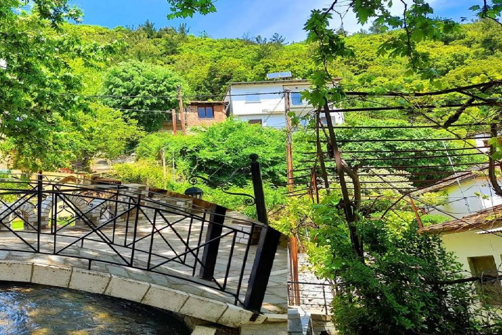 4K Calming Sound of Flowing Spring Water in a Mountain Village to Sleep, Relax, and Meditate Deeply